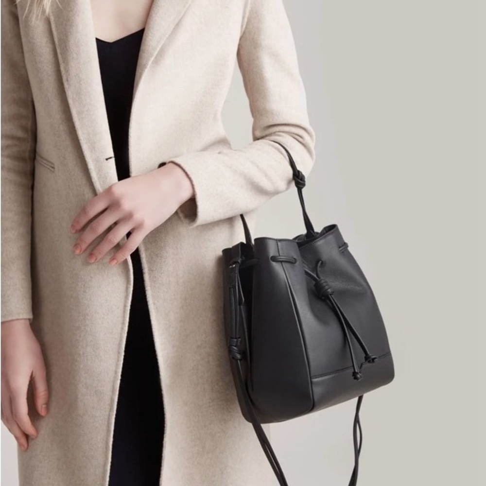 VON HOLZHAUSEN - The Bucket Crossbody